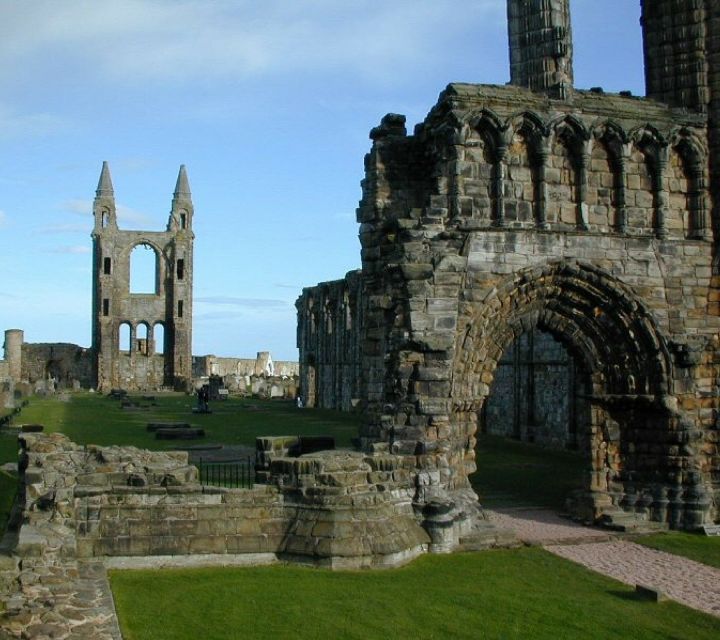 Edinburgh: Stirling, Whisky and St Andrews Tour in Spanish - Who will enjoy this Spanish-language day trip