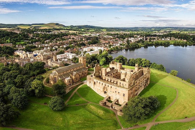 Edinburgh: The Outlander, Palaces & Jacobites Tour - Doune Castle and the road past Stirling