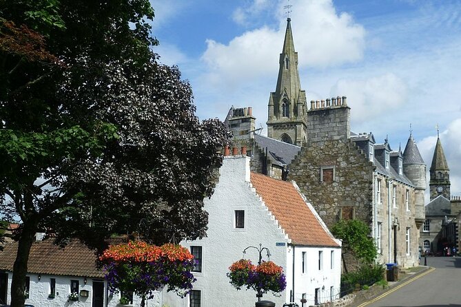Edinburgh: The Outlander, Palaces & Jacobites Tour - Blackness Castle, Fort William, and the Forth