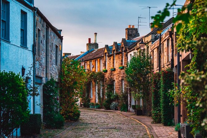 Edinburgh Tour Half Day - What the guide adds to the day