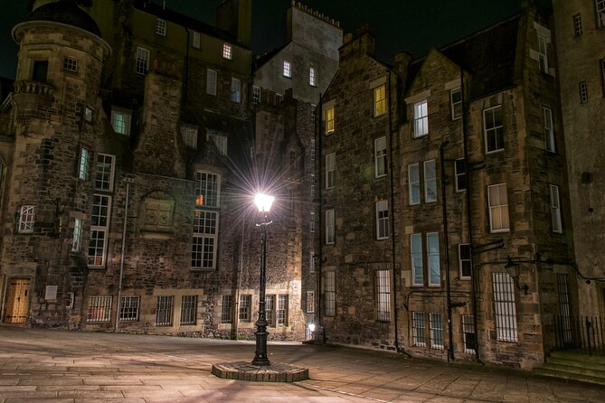 Edinburgh: Witches & Haunted History Walking Tour - Victoria Street and one of Edinburgh’s notorious figures