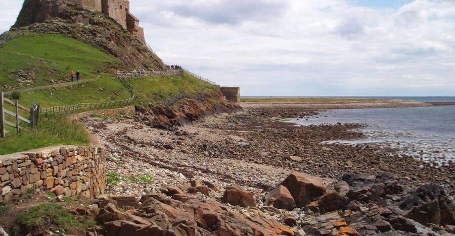 From Edinburg: Viking Coast & Alnwick Castle Day Tour - Holy Island and the tide-shaped itinerary