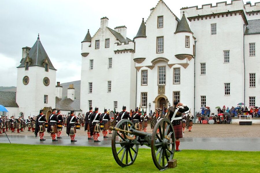 From Edinburgh: Best of Scotland Small-Group Day Tour - Highland cattle, red squirrels, and the final photo stop