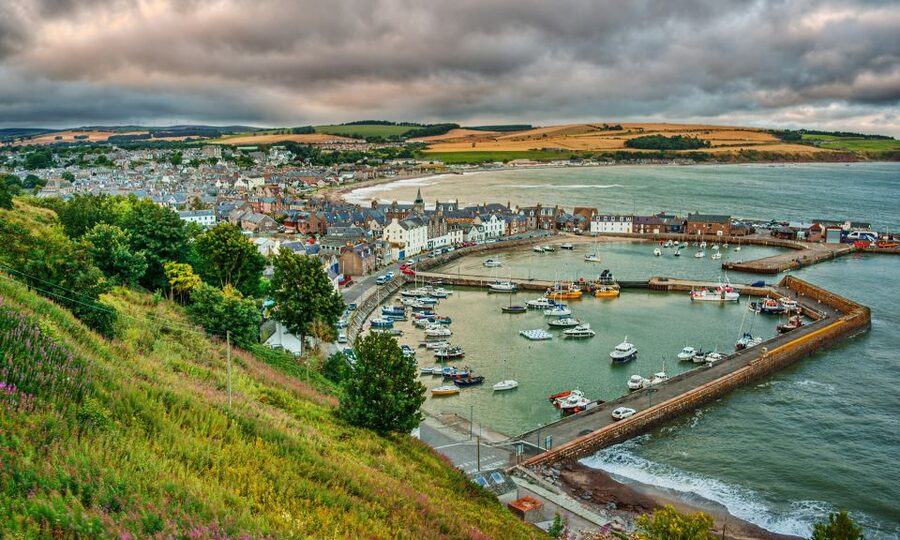From Edinburgh: Glamis and Dunnottar Castles Tour in Spanish - North Queensferry and the Forth bridges