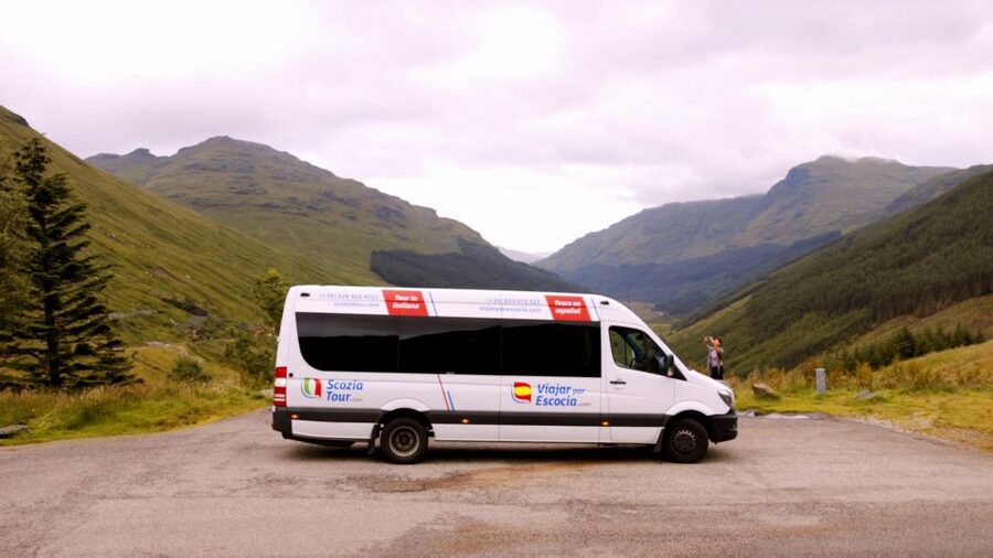 From Edinburgh: Glamis and Dunnottar Castles Tour in Spanish - Stonehaven and a useful lunch break
