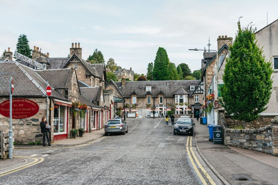 From Edinburgh: Loch Ness, Glencoe & Scottish Highlands Tour - Fort William and the approach to Loch Ness
