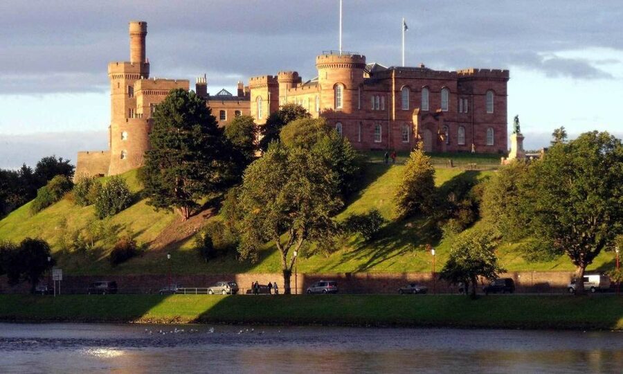 From Edinburgh: Loch Ness & Inverness Tour in Spanish - What this Edinburgh to Loch Ness tour is really like