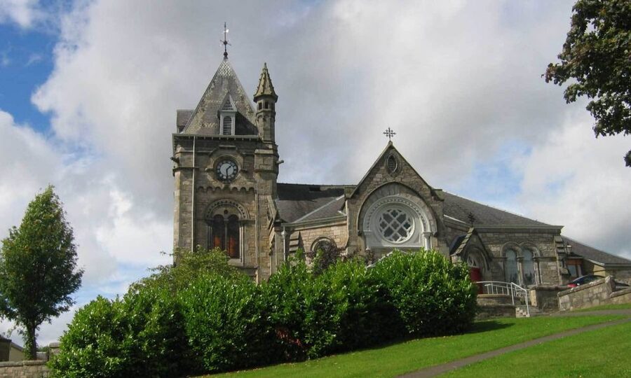 From Edinburgh: Loch Ness & Inverness Tour in Spanish - Bankfoot and the Hairy Coos