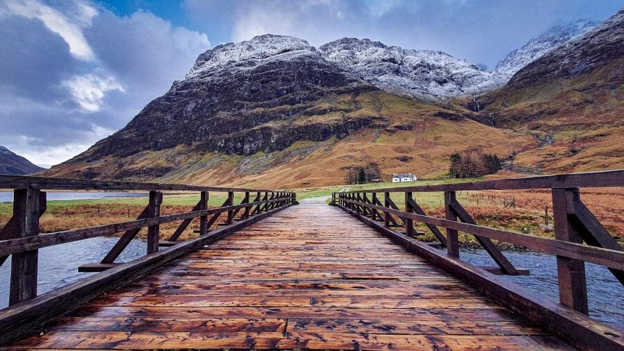From Edinburgh: The Kelpies, Glencoe & Loch Lomond Day Tour - Glencoe: scenery, cinema, and a difficult past