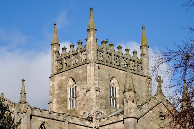 Full Day Tour to St Andrews, Dunfermline & the Fife Coast - St Andrews offers more than golf