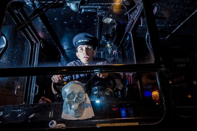Ghost Bus Tour of Edinburgh - The start at George IV Bridge
