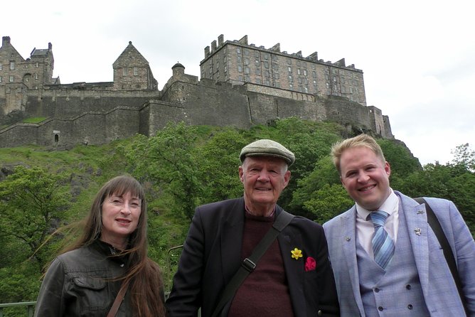 Guided Edinburgh Private Walking Tour - Edinburgh Castle from the outside