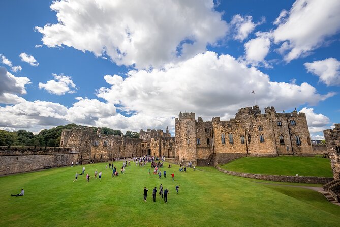 Harry Potter's Alnwick Castle and Scottish Borders Day Trip - Who will enjoy this day most