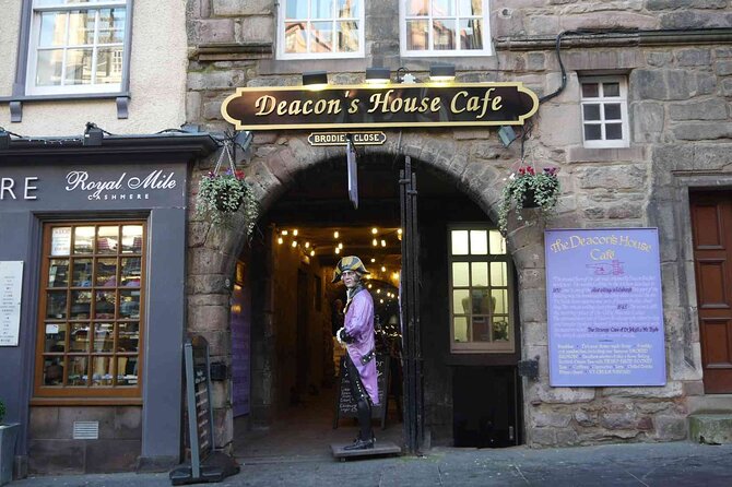 Highlights from the Royal Mile: A Self-Guided Audio Tour - Ending at the Palace of Holyroodhouse