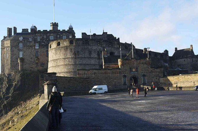 Highlights from the Royal Mile: A Self-Guided Audio Tour - Lawnmarket and the story of Deacon Brodie