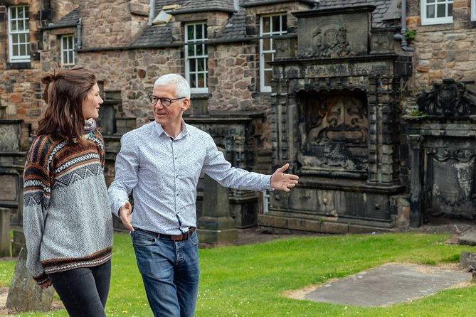 Highlights & Hidden Gems With Locals: Best of Edinburgh Private Tour - The closes, cemeteries, and quiet corners