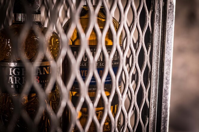 Luxury Whisky Tasting in Edinburgh's Underground Vaults | 90min - Why the small group improves the tasting
