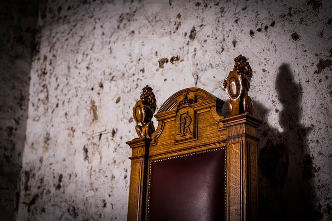 Luxury Whisky Tasting in Edinburgh's Underground Vaults | 90min - A history lesson with your Scotch