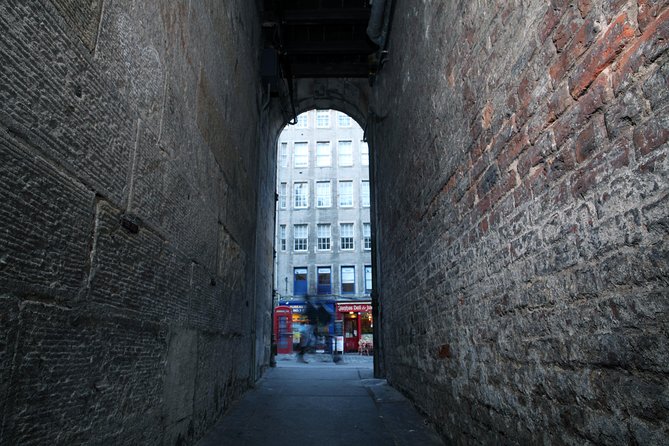 Multi-Sensory Small-Group Historic Vaults Tour in Edinburgh - A short visit to the Vaults Museum