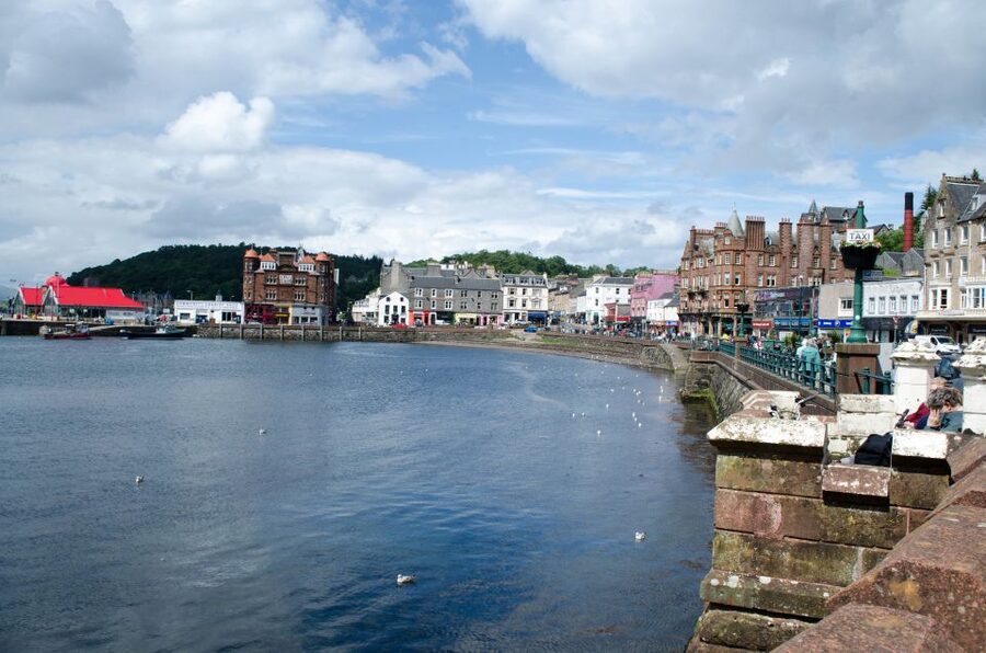 Oban, Lochs & Inveraray Full-Day Tour from Edinburgh - Luss and the first look at Loch Lomond
