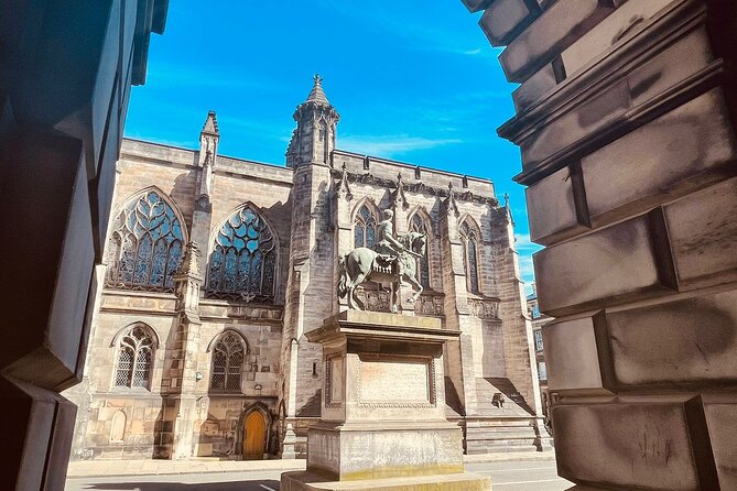 Old Town Walking Tour - Starting beneath St Giles’ crown