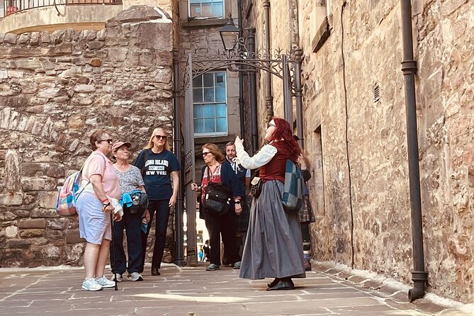 Old Town Walking Tour - Greyfriars Kirkyard and the stories beneath the stones