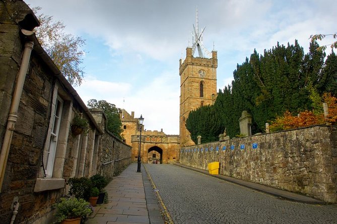 On the Trail of Mary Queen of Scots Private Tour in a Minivan from Edinburgh - Why Mary Queen of Scots works so well as a tour theme