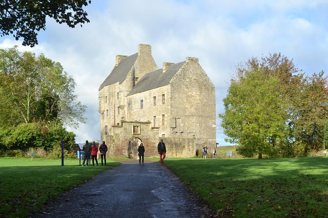 Outlander Film Locations Day Trip from Edinburgh - Culross, the village behind Cranesmuir