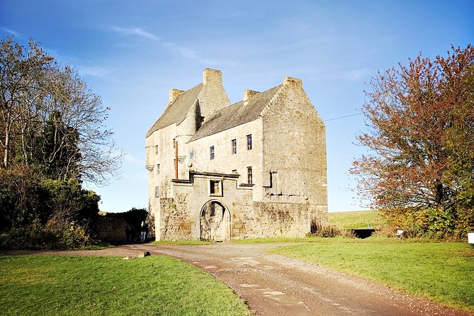 Outlander Odyssey: Outlander Filming Locations Private Day Tour - Culross and Claire’s herb garden in Crainsmuir