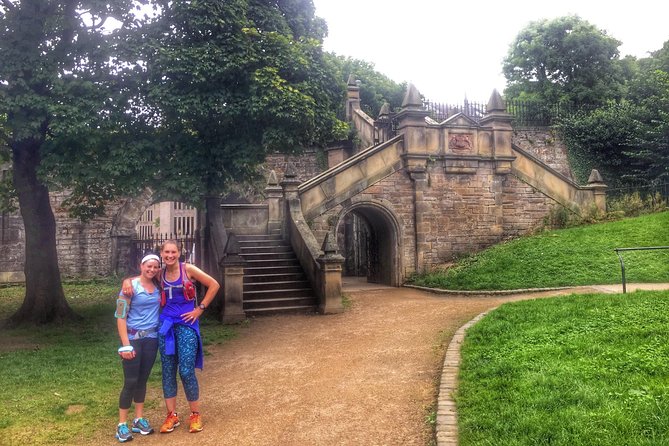 Panoramic Running Tour of Edinburgh - Guides who keep the experience personal