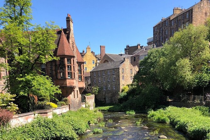Private 4 Hour Tour of Edinburgh in a Spacious 6-seater Mercedes - The Old Town: Castle, Grassmarket, and the Royal Mile