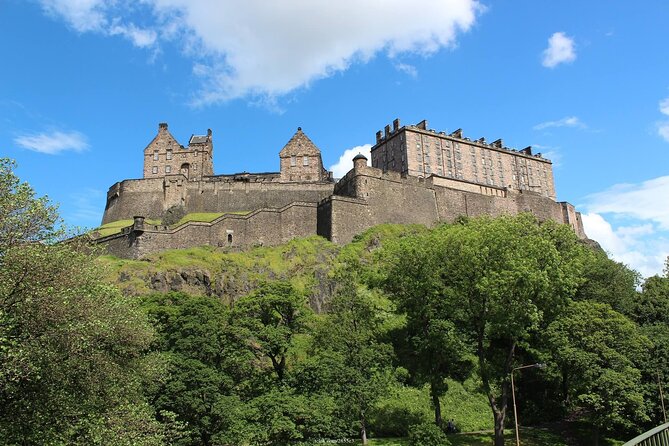 Private 4h Walking Tour in Edinburgh with Edinburgh Castle Tour - Why this route works for a first look at Edinburgh