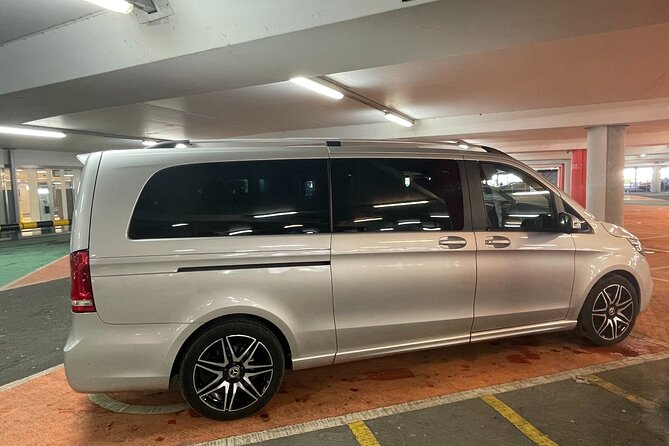 Private Airport Transfer from Edinburgh airport to Glasgow - A private vehicle for groups of up to seven