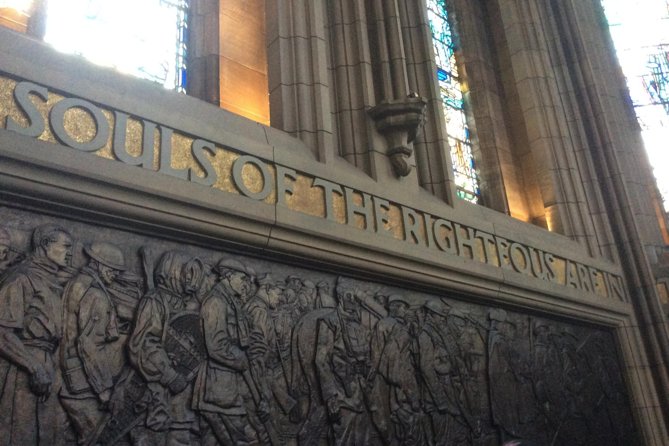 Private Edinburgh Castle Tour - The Scottish National War Memorial