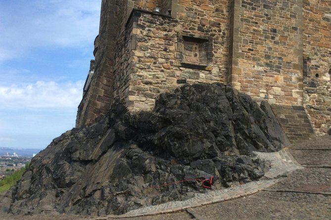Private Edinburgh Castle Tour - Battlements first, with Edinburgh below