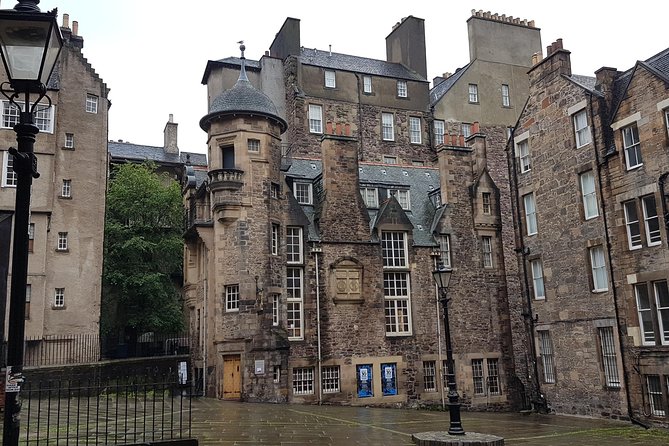 Private Edinburgh City Half-Day Tour - Why a private vehicle helps in Edinburgh