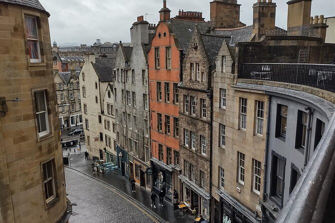 Private Edinburgh Full Day Guided Tour in a Black Cab LEVC TX - Why a black cab works well in Edinburgh