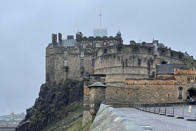 Private Executive Edinburgh Airport transfers to Edinburgh City - The value of $110 for your party