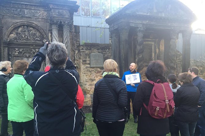 Private Greyfriars Kirkyard history tour - A 90-minute itinerary entirely inside the kirkyard