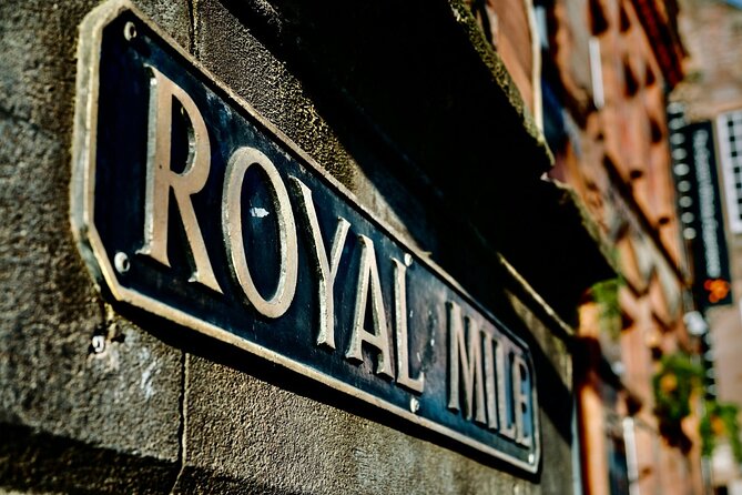 Private Half Day Tour of Edinburgh in a Black Cab - Holyroodhouse adds the royal connection