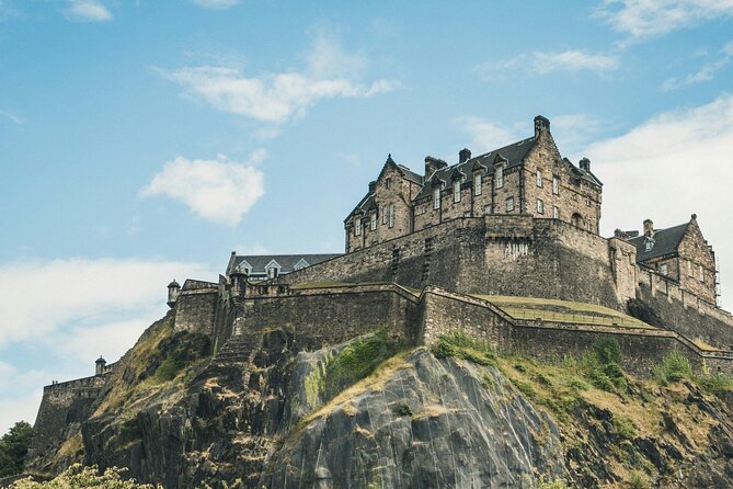 Private Half Day Tour of Edinburgh in a Black Cab - Edinburgh Castle gets a quick outside look