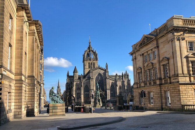 Private Old Town, Edinburgh Walking Tour - Castle views and the Royal Mile