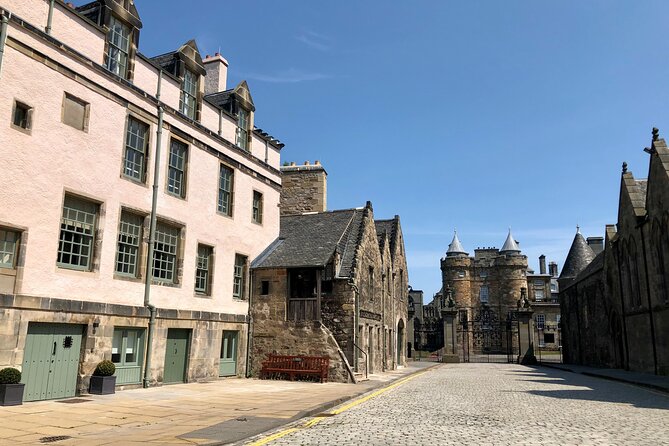 Private Old Town, Edinburgh Walking Tour - Public punishments, proclamations, and the working city