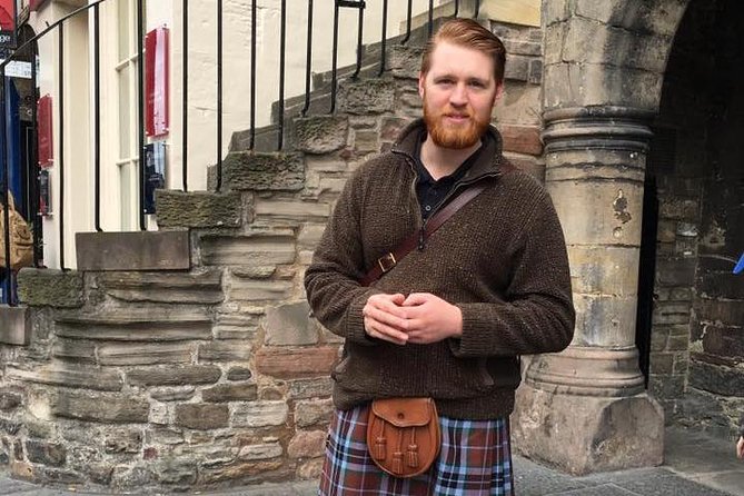 Private Old Town, Edinburgh Walking Tour - Canongate Kirk and its burial ground