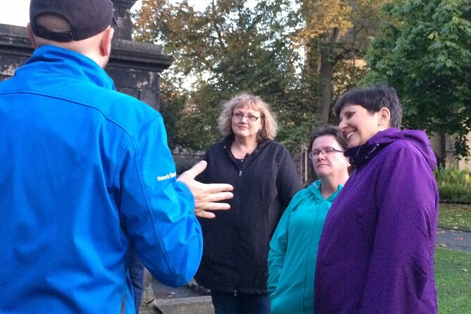 Private Royal Mile walking tour - Discover the history of our most famous street - Closes, Wynds, and the Edinburgh Behind the Main Street