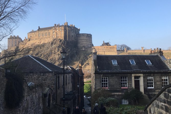 Private Walk: Edinburgh Old Town and New Town - Crossing into Georgian New Town