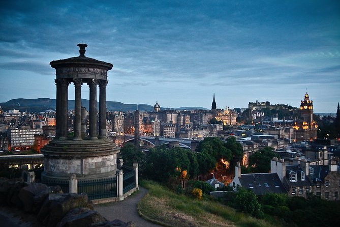 Private Walking Tour: Edinburgh Highlights, including entry to Edinburgh Castle - Why the private format matters on Edinburgh’s crowded Old Town streets