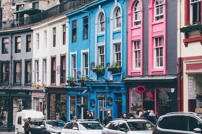 Private Walking Tour: Edinburgh Highlights, including entry to Edinburgh Castle - St Giles’, Mercat Cross, and Edinburgh’s public life