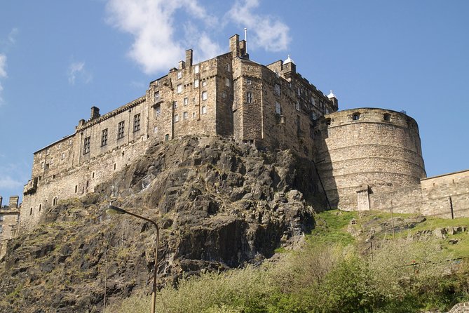 Private Walking Tour: Edinburgh Highlights, including entry to Edinburgh Castle - Canongate Kirk and the move toward Holyrood