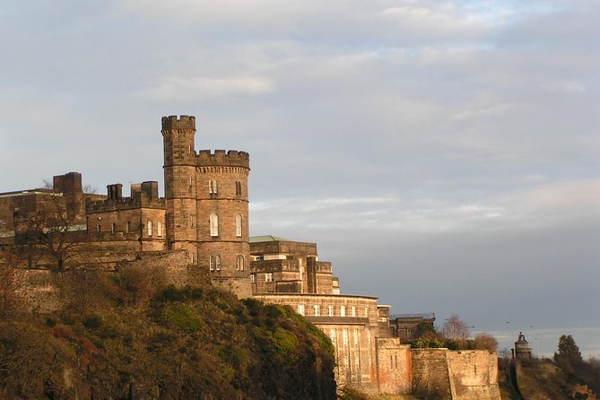 Public guided tour of Edinburgh at a minimum price - in French - Why this walk works as an Edinburgh introduction